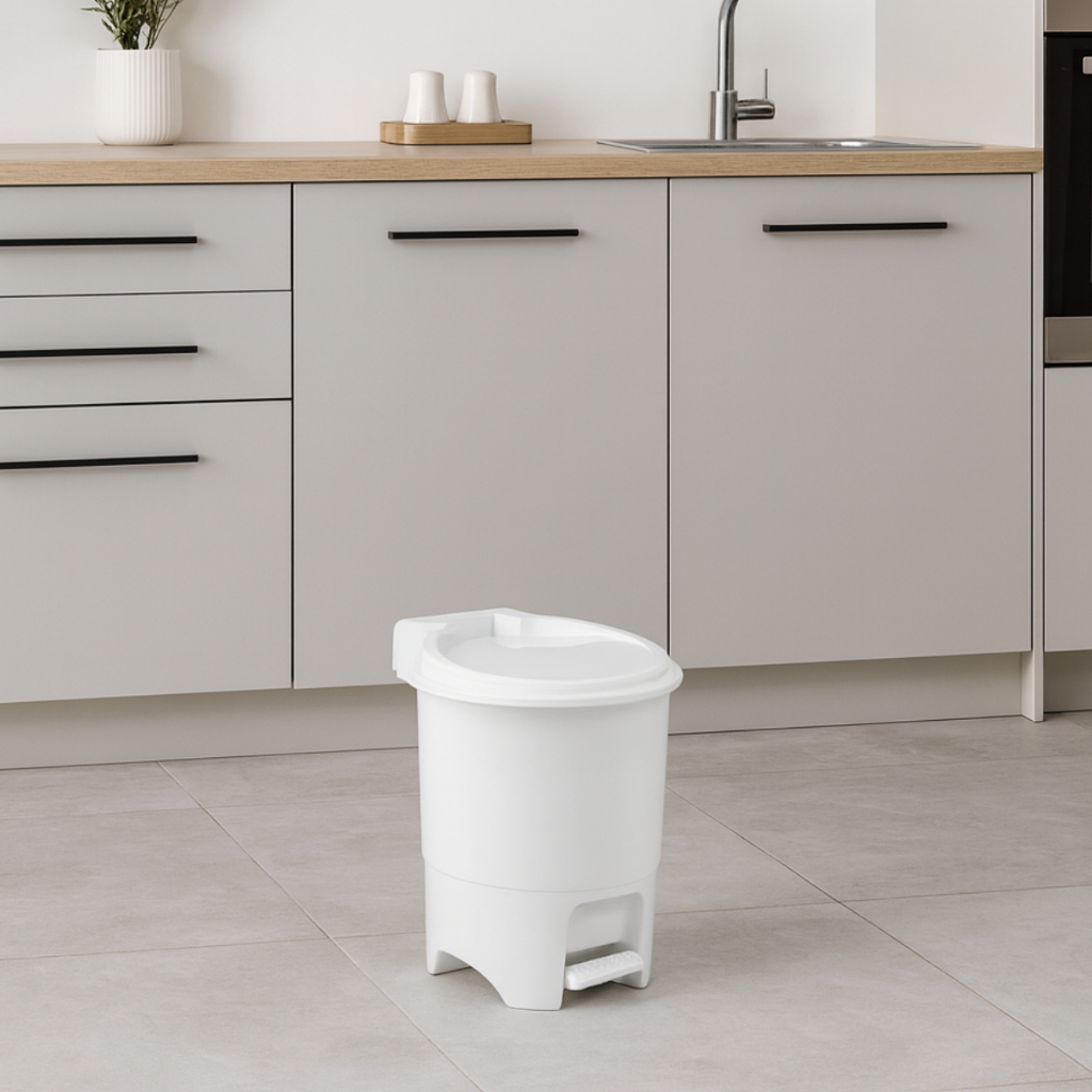 Lixeira com Pedal 6,5L Compacta, Higiênica e Resistente para Banheiro e Cozinha em Oferta na Shopee