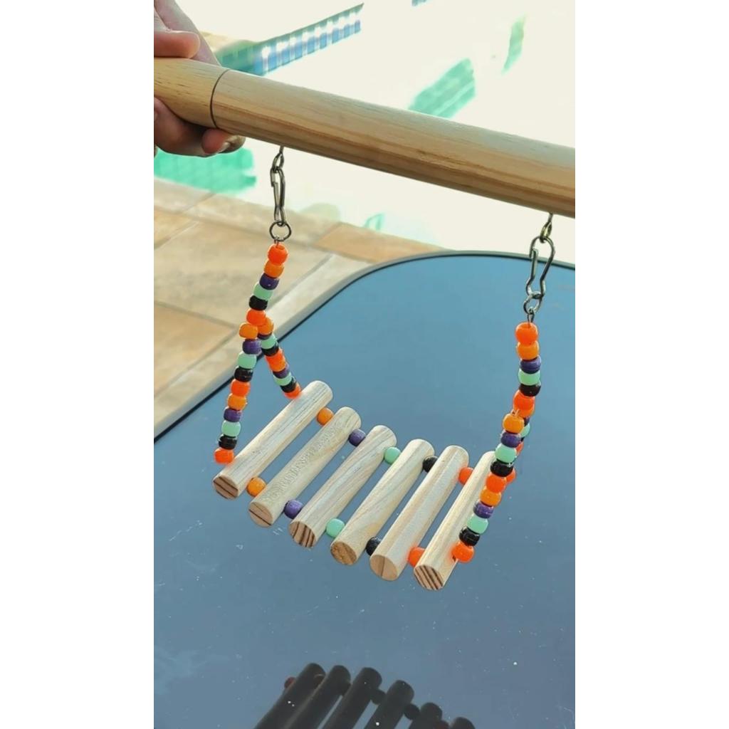 Balanço com poleiro para calopsita, agapornis, ring neck, periquito e outras aves