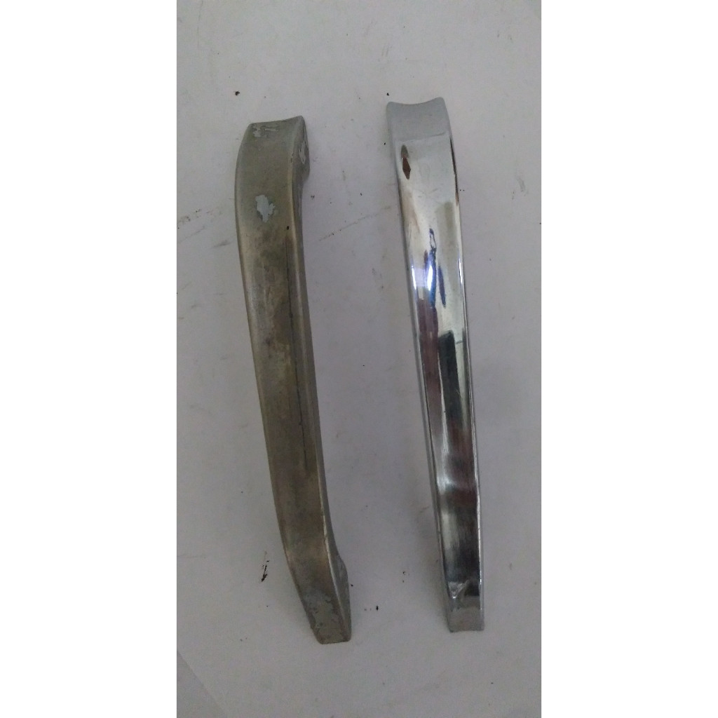 PAR MAÇANETA PUXADOR TRINCO EXTERNO CROMADA FORD CORCEL 1 BELINA 1 ORIG
