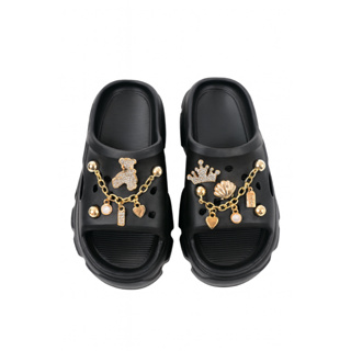 BABUCHE TRATORADA PLATAFORMA DECORADA PINS METALIZADOS em Oferta na Shopee