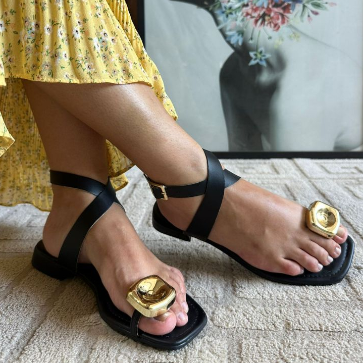 Sandália Feminina Rasteirinha Ring Toe  Enfeite Metalizado de Dedo Confortável Verão Tendencia Moda