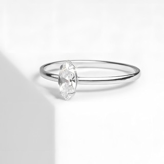 Anel Feminino com Pedra Navete na Cristal Brilhante Banhado a Prata