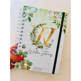 Agenda 2026 / Personalizada com nome/ 1 dia por pág/ 2 dias por pág / capa dura / com elastico em Oferta na Shopee