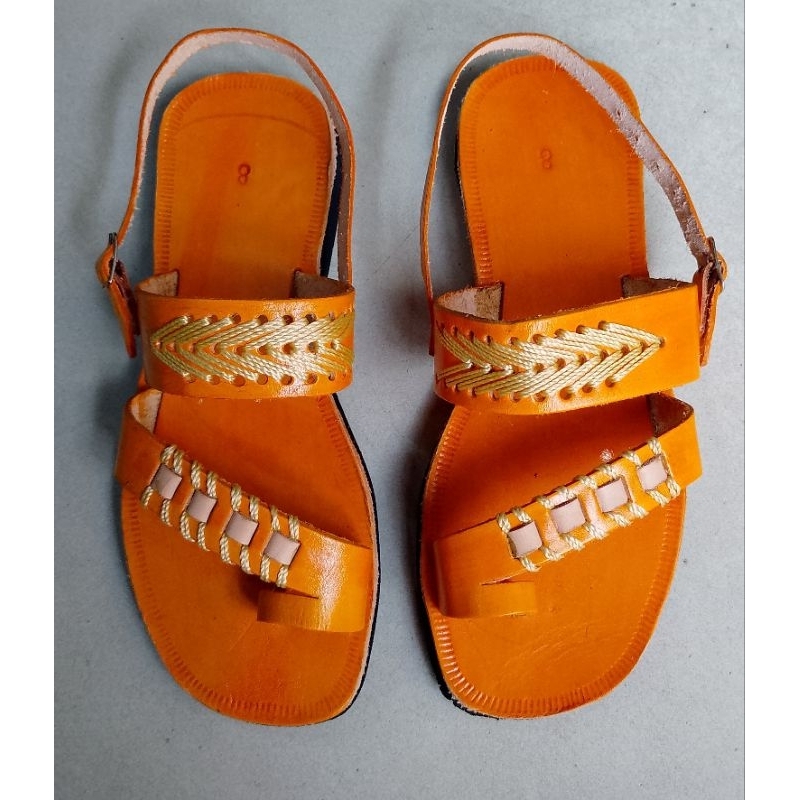 Sandalia tradicional com dedo de couro legitimo em Oferta na Shopee