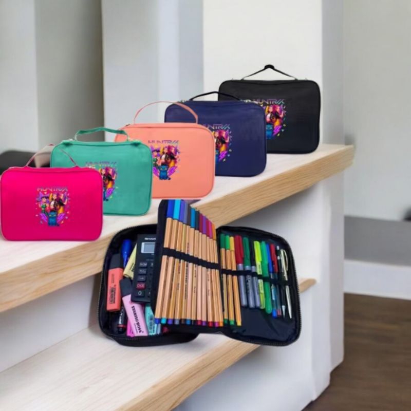 ESTOJO ORGANIZADOR BOX GRANDE GUERREIRAS DO K-POP  HUNTRIX IDEAL PRA A ESCOLA DE SUAS FILHAS.