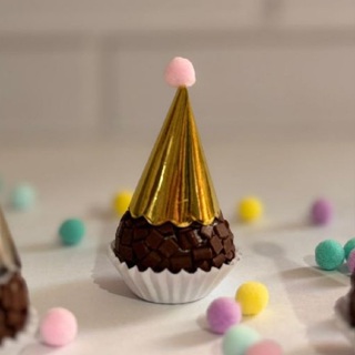 10 Mini Chapeuzinhos Pompom Decorativos Metalizados em Oferta na Shopee