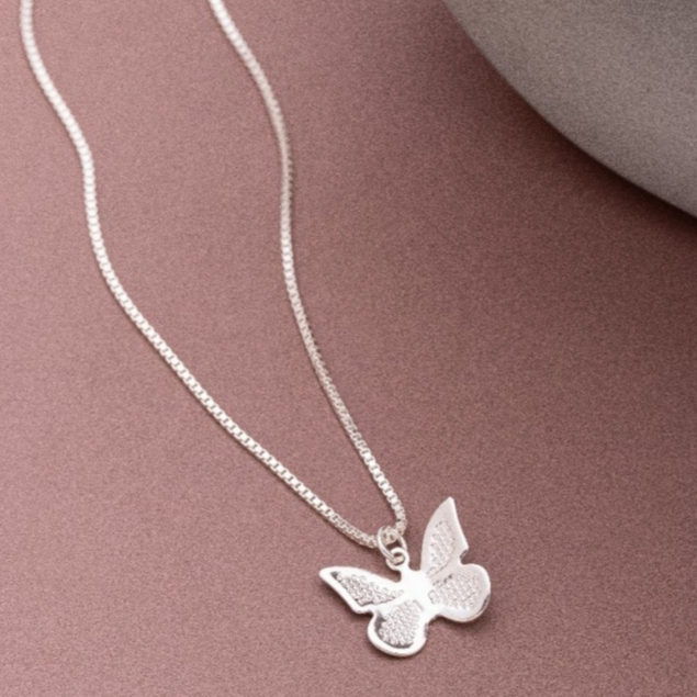 Colar Borboleta Folheado a Prata 925 Feminino – Antialérgico, Delicado