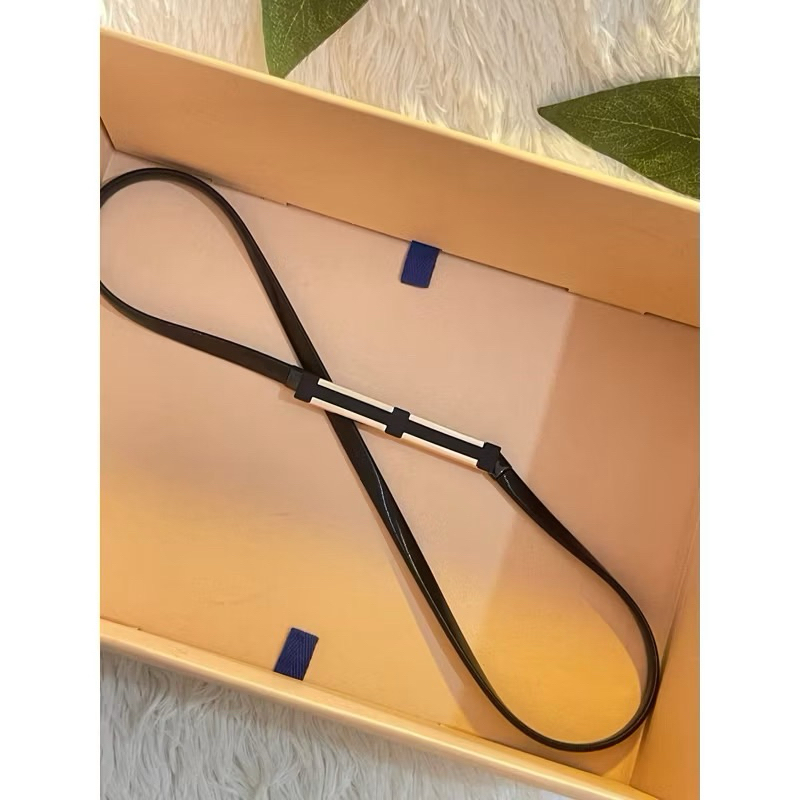 Cinto simples para mulheres, decorativo para vestidos, versátil para suéteres, cinto elástico metálico moderno em Oferta na Shopee