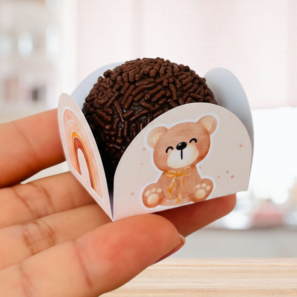 Kit 50 Forminhas Chá Revelação Ursinho Bege Neutro chá de Bebê de Doce Brigadeiro Personalizada