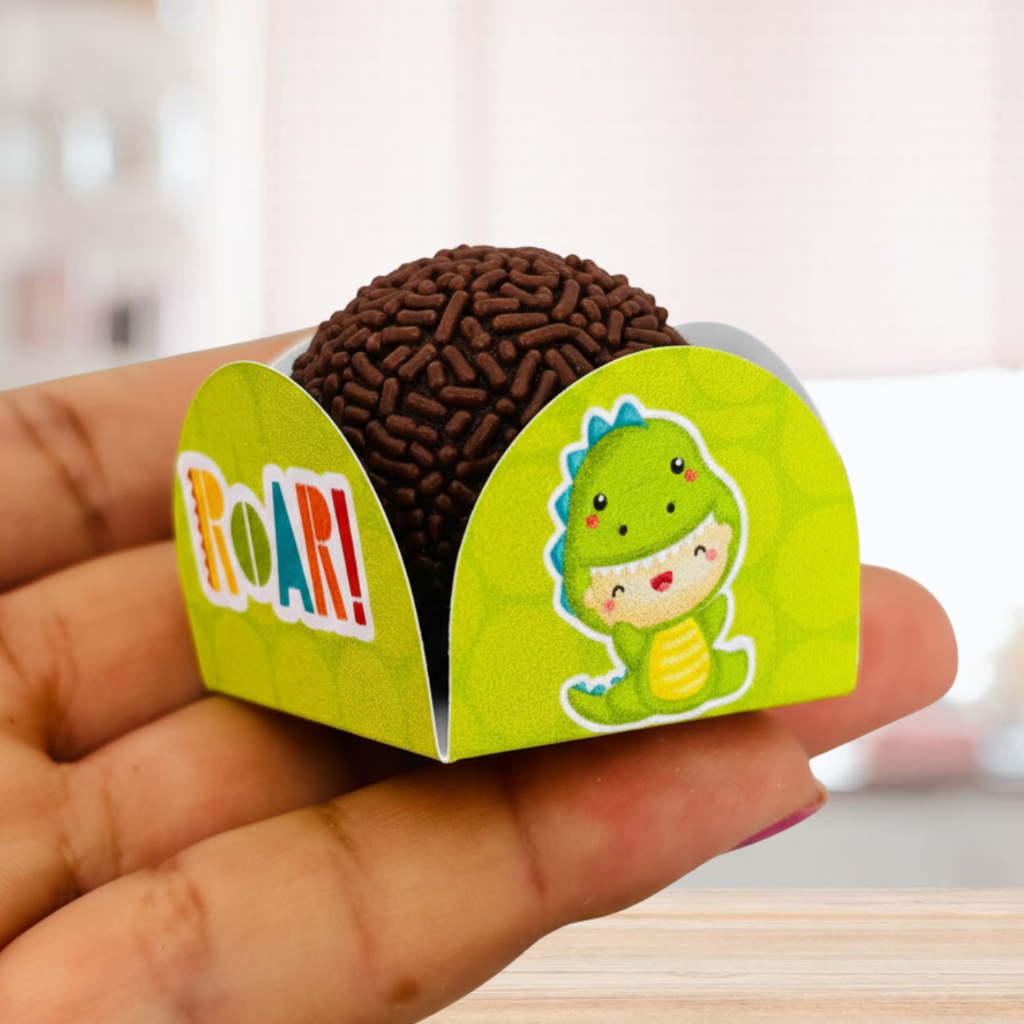 Kit 50 Forminhas Dino Dinossauro de Doce Brigadeiro Personalizada 4 Pétalas Festa Aniversário Mimos