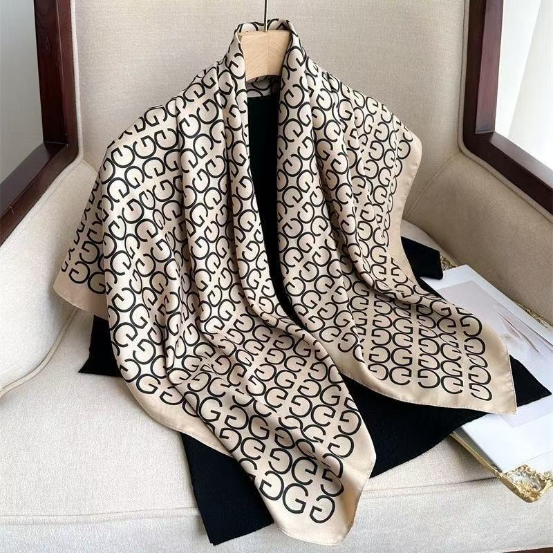 Lenço Feminino 90x90cm Estampa Onça Acessório Ousado e Elegante em Oferta na Shopee