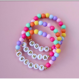Pulseira bracelete contas coloridas personalizada com nome em Oferta na Shopee