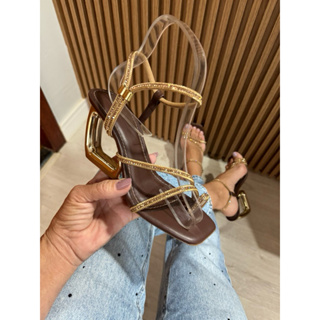 Sandália feminina de salto marrom|Salto geométrico | salto bloco dourado strass| em Oferta na Shopee