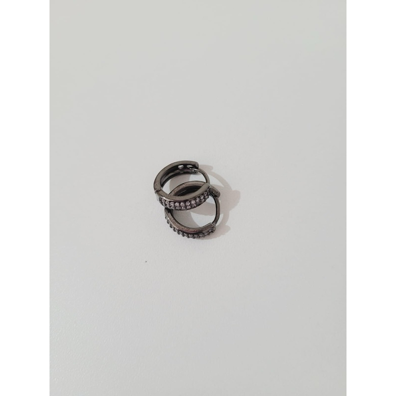 Par brinco com 2 fileiras de Zirconias banhado ródio negro 14mm