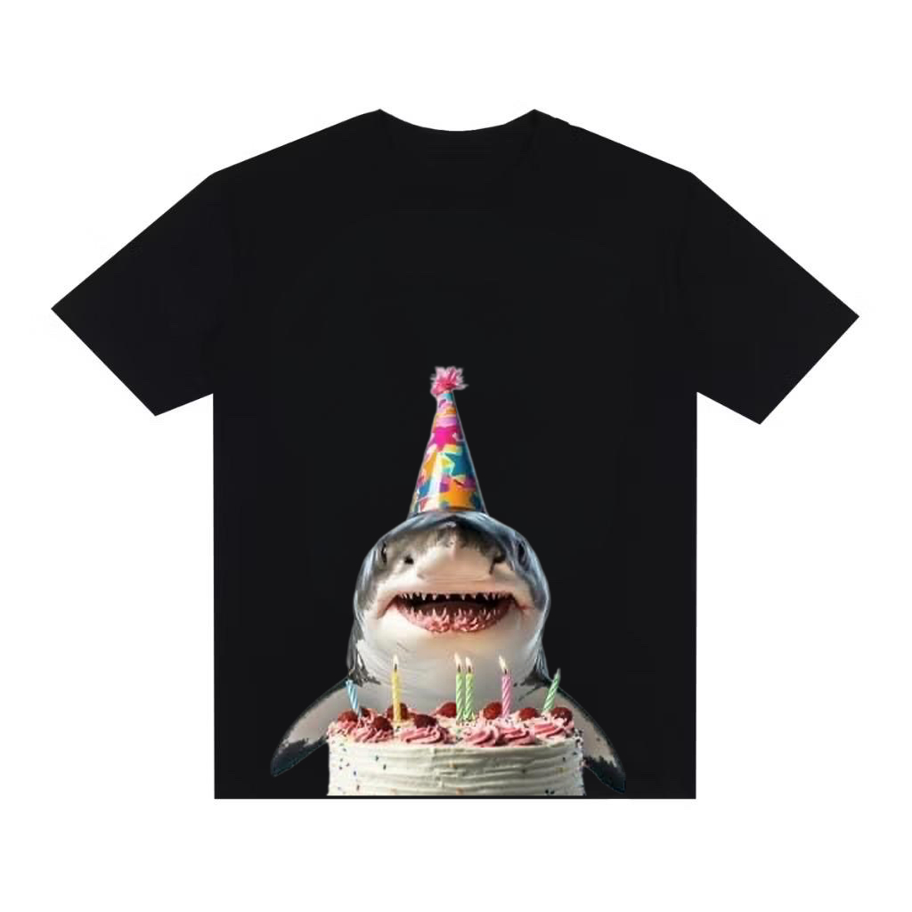 Camiseta Streetwear Oversized Camisa Estilosa Meme Tubarão Aniversario Shark Y2K Gótico Shitpost Divertido
