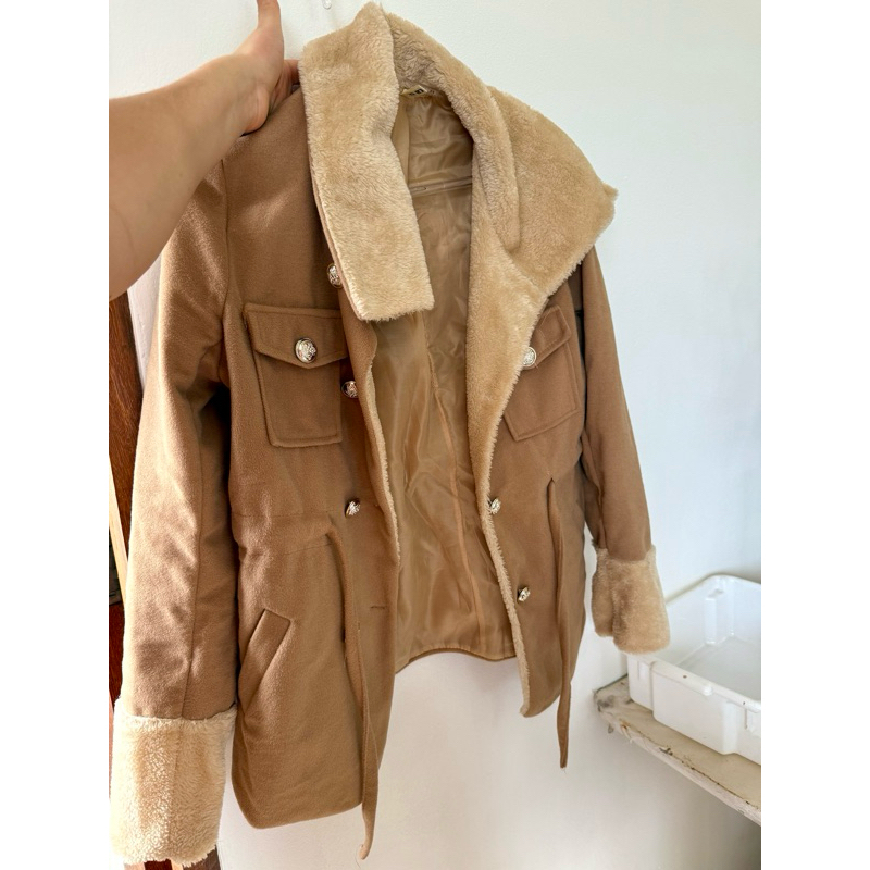 Casaco Feminino M Forrado com Pelúcia Marrom Nude Caqui– Elegância e Conforto