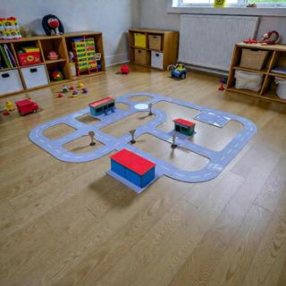 Pista Brinquedo Percurso Carrinhos Mdf Adesivado em Oferta na Shopee