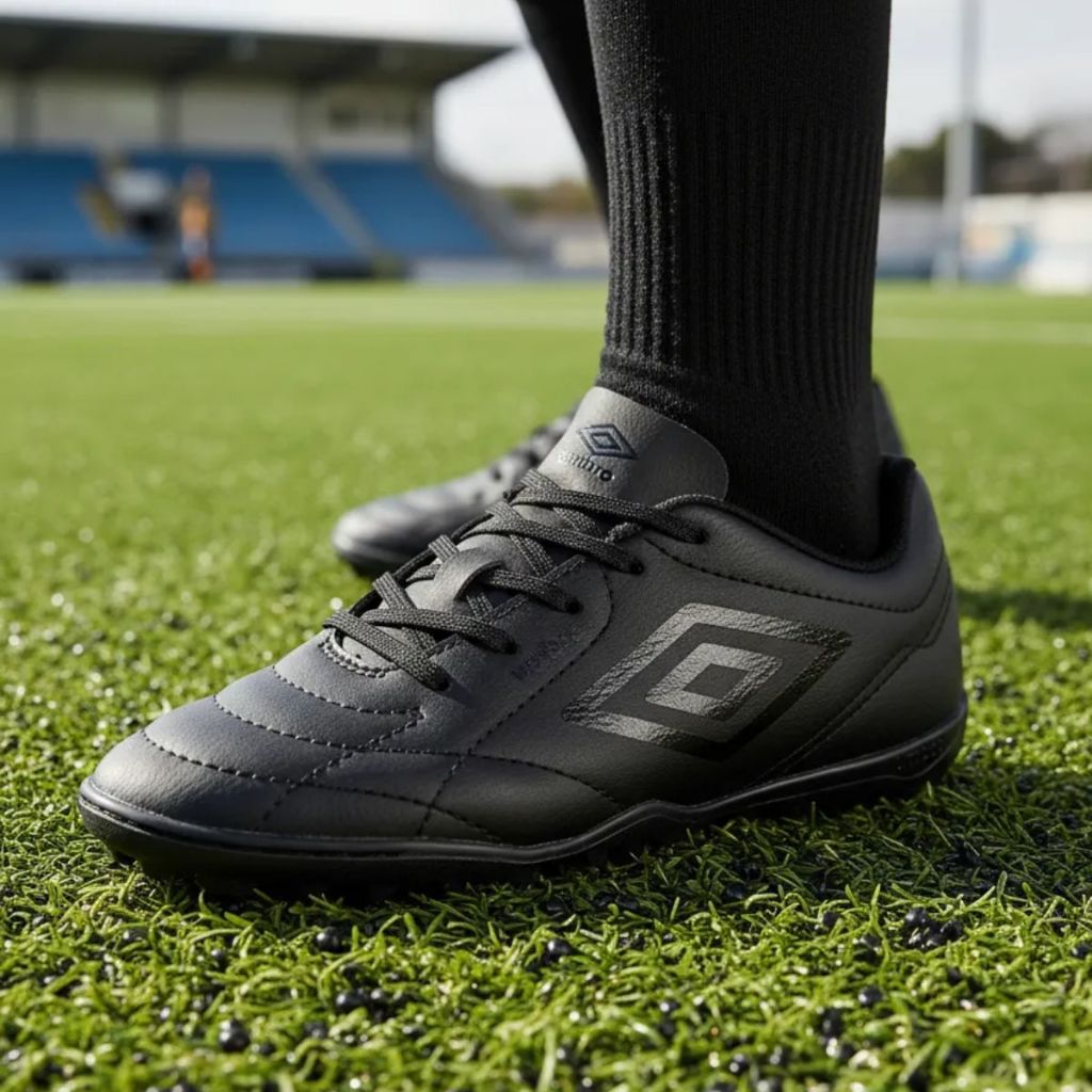 Chuteira Futebol Society Class Footballer Jr Grama Sintética Umbro em Oferta na Shopee