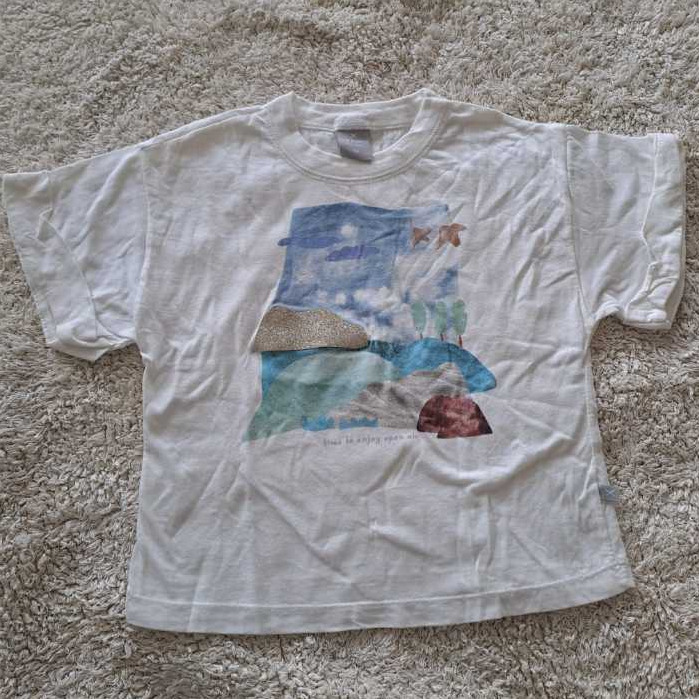 CAMISETA MENINA BRANCA COM ESTAMPA – HERING – TAMANHO 6*