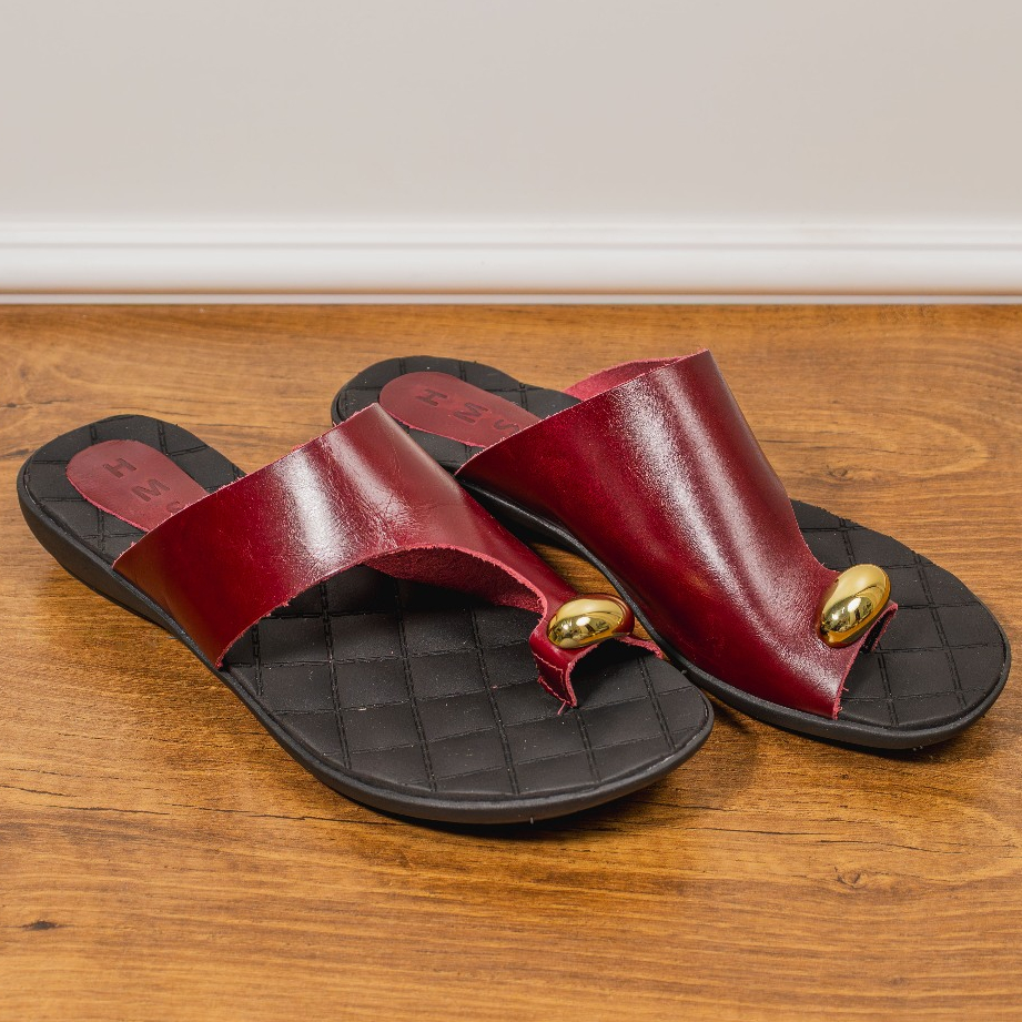 Rasteira feminina chinelo em couro legitimo natural confortável de dedo sola anabela casual premium