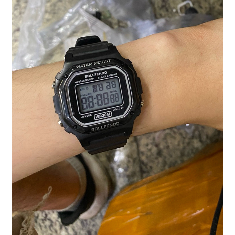 Relógio Digital Masculino Esportivo à Prova d’Água 30M | Alarme | Luz | Cronômetro em Oferta na Shopee