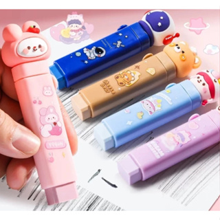 Caneta Borracha Retrátil com 2 Refíl Deslizante (Coelho Rosa/Astronauta/Urso Marrom/Pato Amarelo/Menina com Óculos) em Oferta na Shopee