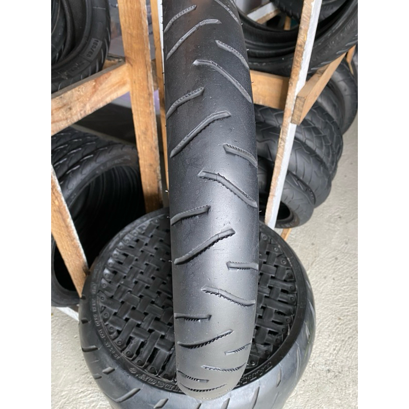 pneu dianteiro 90/90/21 Michelin anakee 3 usado c/trincas f800