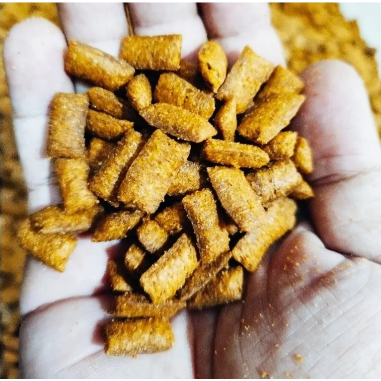 300 gr Petisco Nuggets para Gatos Sabor Frango Castrado Recheados Magnus