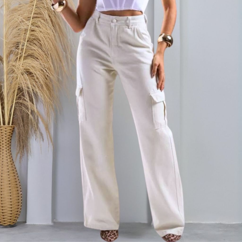 Calça Jeans Feminina Wide leg Pantalona Branca Off Cargo Cintura Alta com Bolsos Ano Novo Estilosa