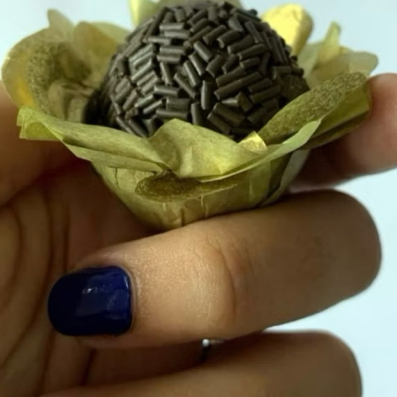 Kit 40 Forminhas Doces Finos Flor Casamento Dourada Festas Beijinho Brigadeiro em Oferta na Shopee