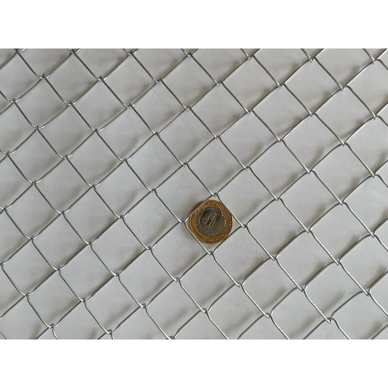 TELA GALVANIZADA VIVEIRO FIO 18 - 1,25 MM - MALHA 2,5 X 2,5 cm - ROLO COM 15 M X 1,0 M Viveiro