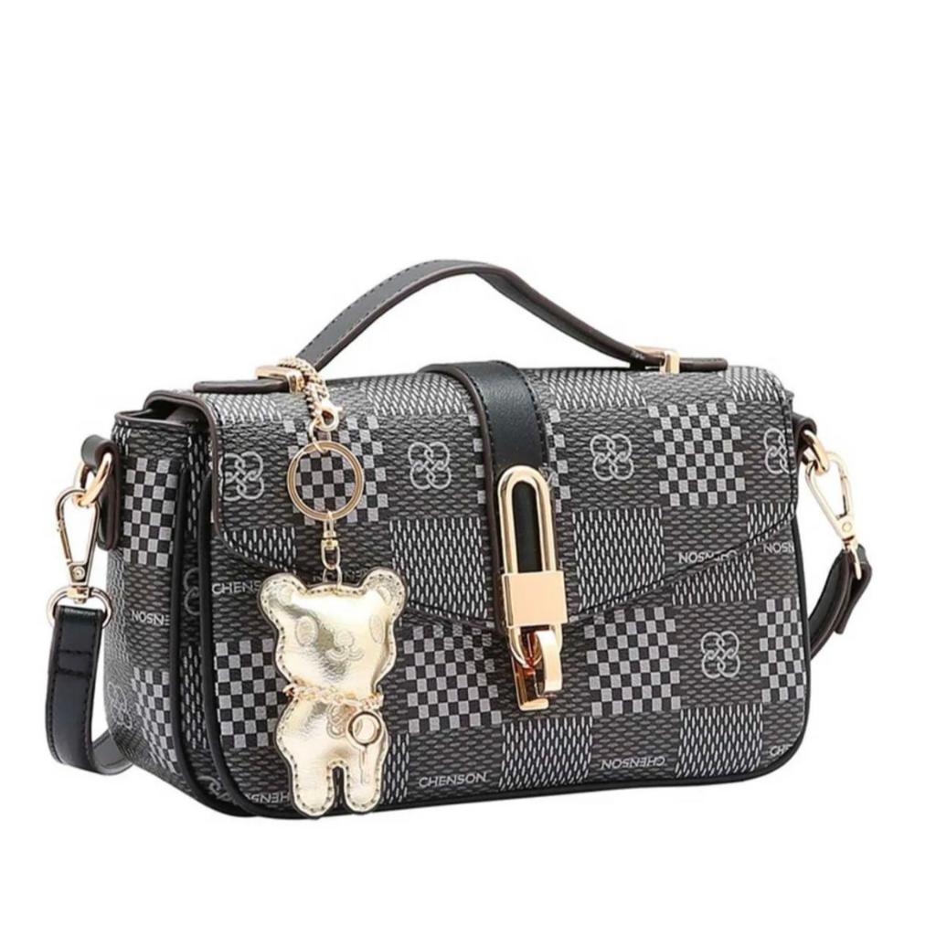 Bolsa Chenson Monograma Com Chaveiro Ursinho Moderna De Luxo