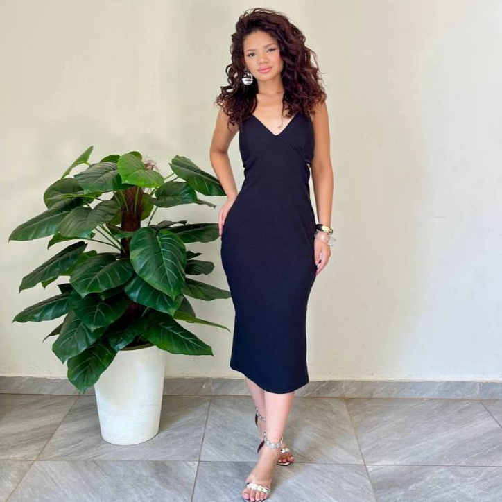 Vestido de Alça Mídi Com Fenda e Bojo Canelado Ribana- Preto