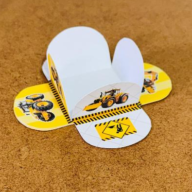 50 a 150 Forminhas de doce brigadeiro Trator Escavadeira - 4 pétalas docinhos de festa aniversário em Oferta na Shopee