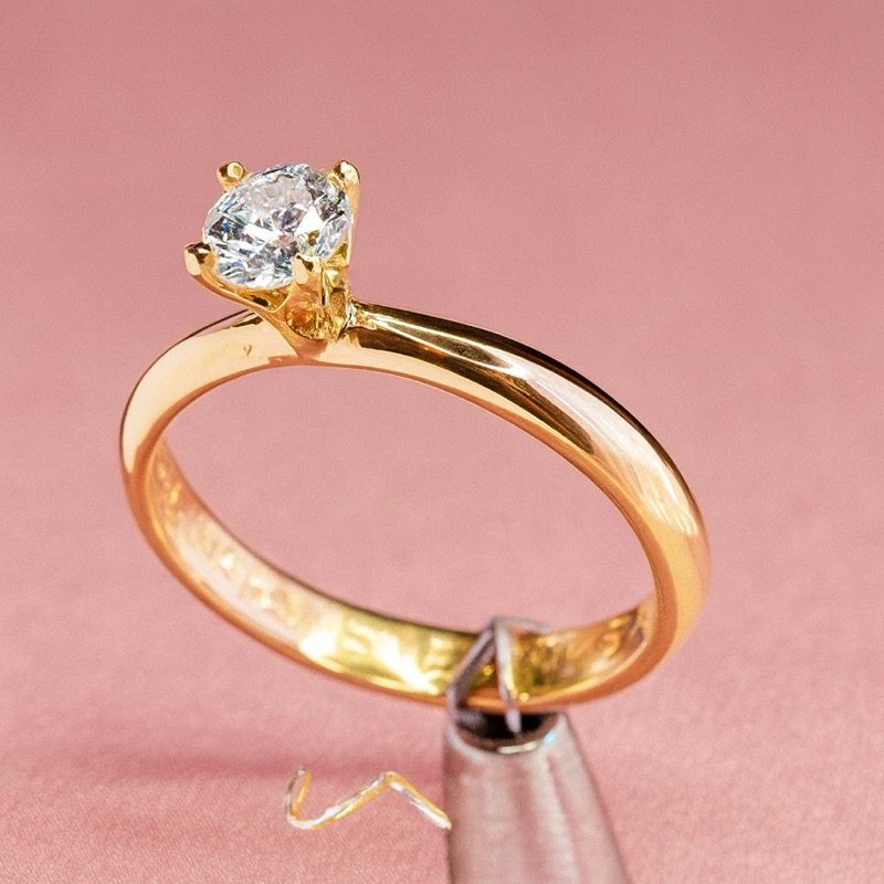 Anel Solitário Noivado Banhado a Ouro  , aliança, casamento barato  , c  Zircônia puro amor em Oferta na Shopee