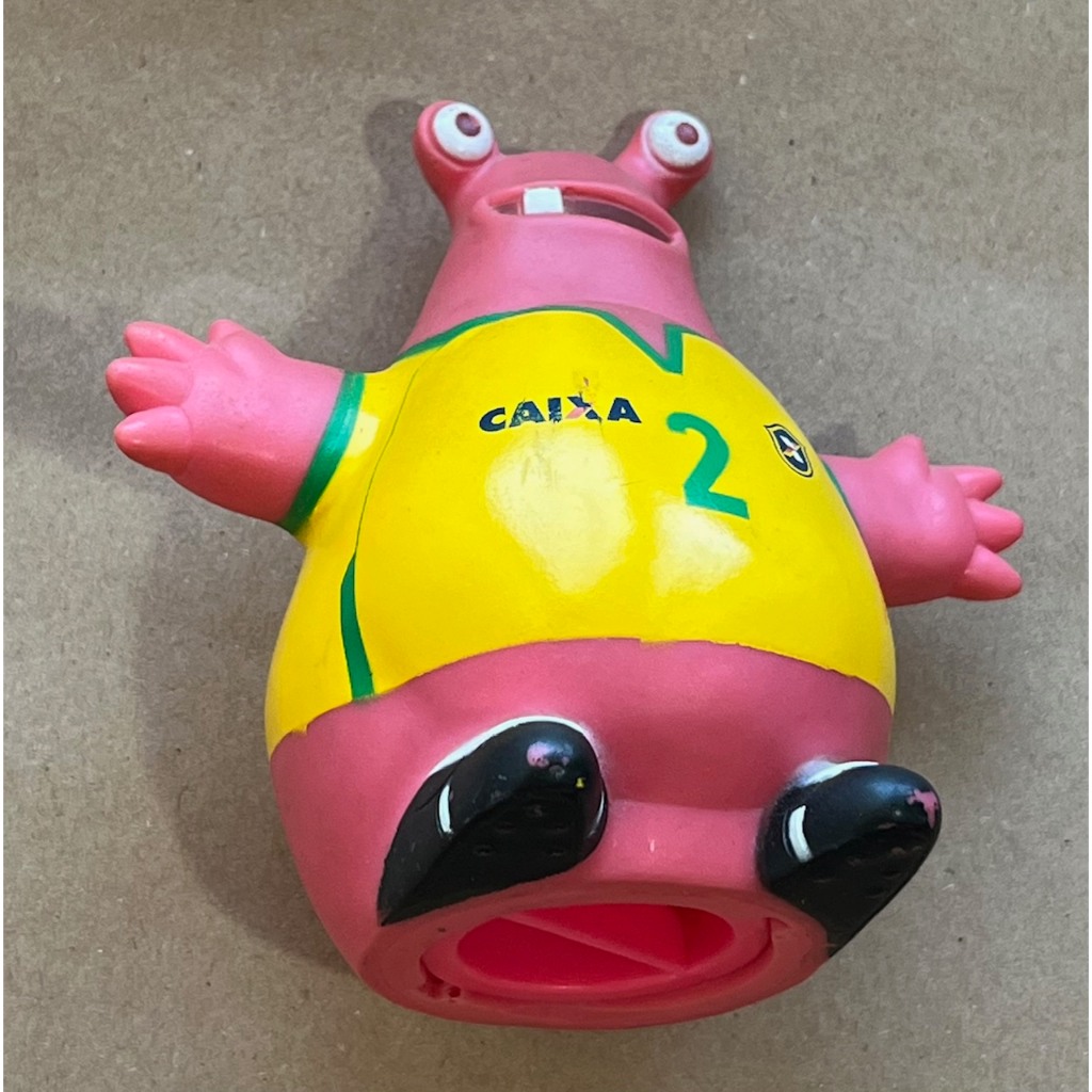 Boneco Poupançudo da Caixa (10cm) Ico 2 Seleção Brasileira Camisa Amarela Bem Conservado. Item de Coleção Escasso