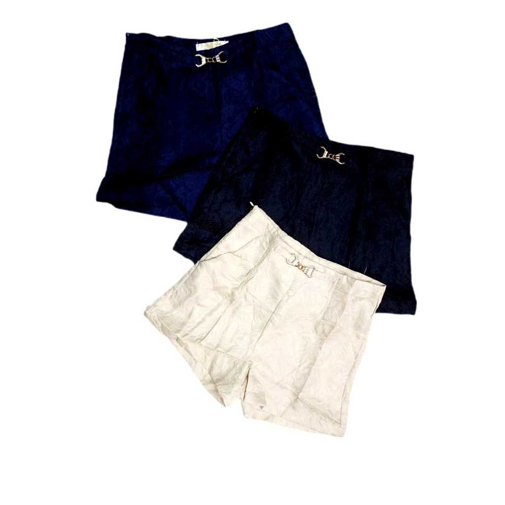 Short Feminino  Com Bolsos e Detalhes Frontal Elegante e Confortável Tendência Estiloso