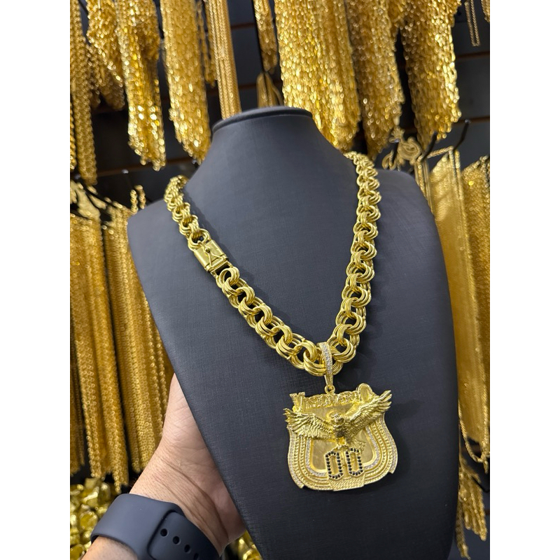Corrente friso triplo 20mm de moeda antiga dourada cor de ouro pingente águia