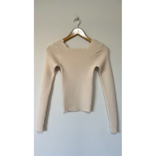 blusa de tricô canelada com detalhes no cós e manga longa. em Oferta na Shopee