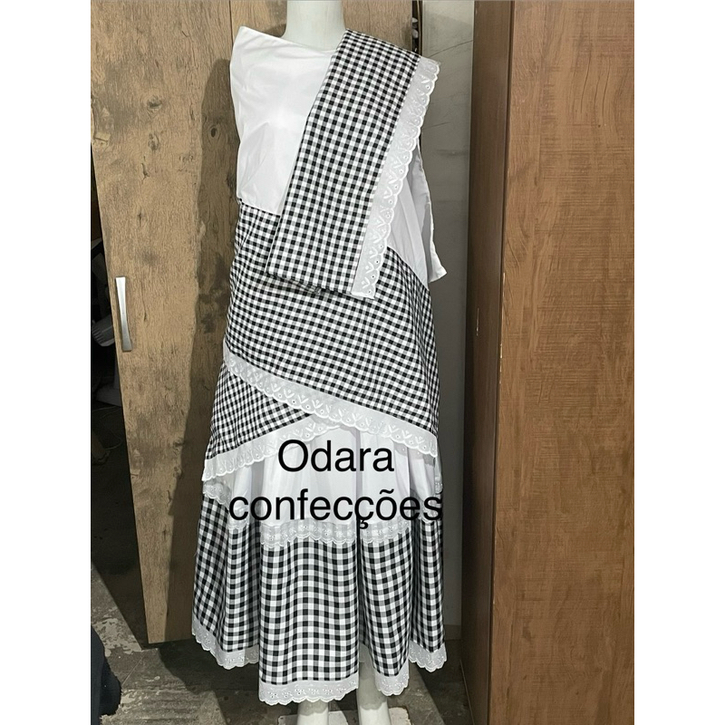 baiana preta velha com três peças umbanda