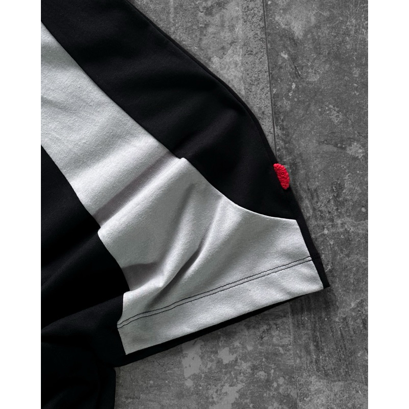 Camiseta Oversized Malhão Recorte Tripside “King” - Preto/Cinza