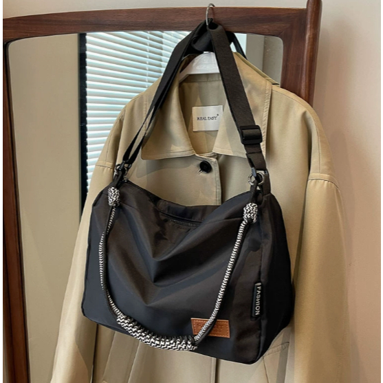 Bolsa de ombro crossbody de estudante de lona impermeável de nylon em Oferta na Shopee