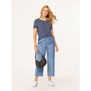 Calça Feminina Reta Confortável de Verão – Tecido Leve e Fresquinho | Look Casual para Natal e Ano Novo | Calça Azul Est
