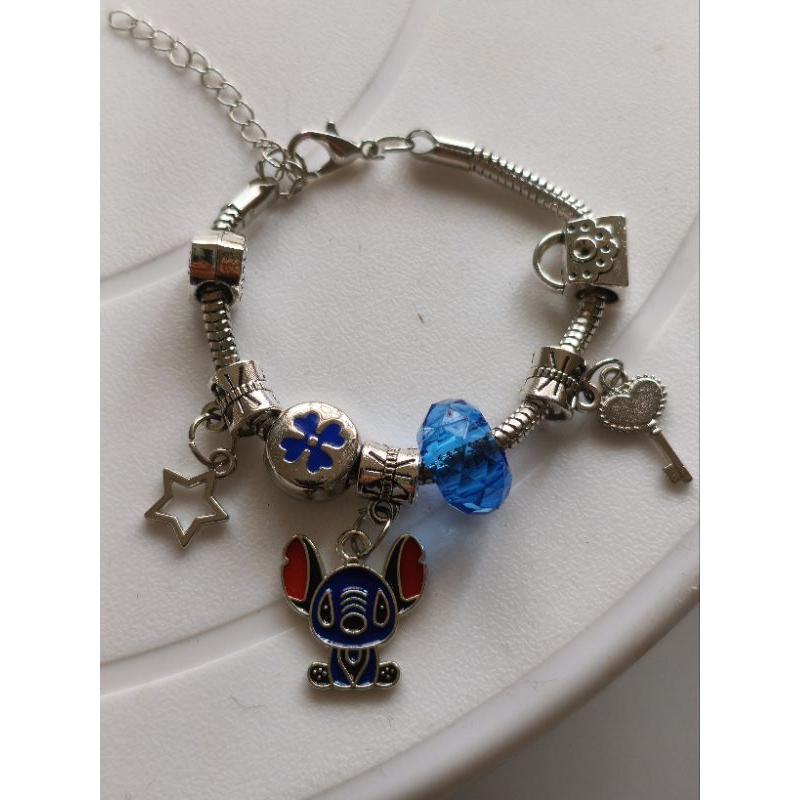 Pulseira Berloques Infantil Stich cor prata  Feminina Pingente Crianças