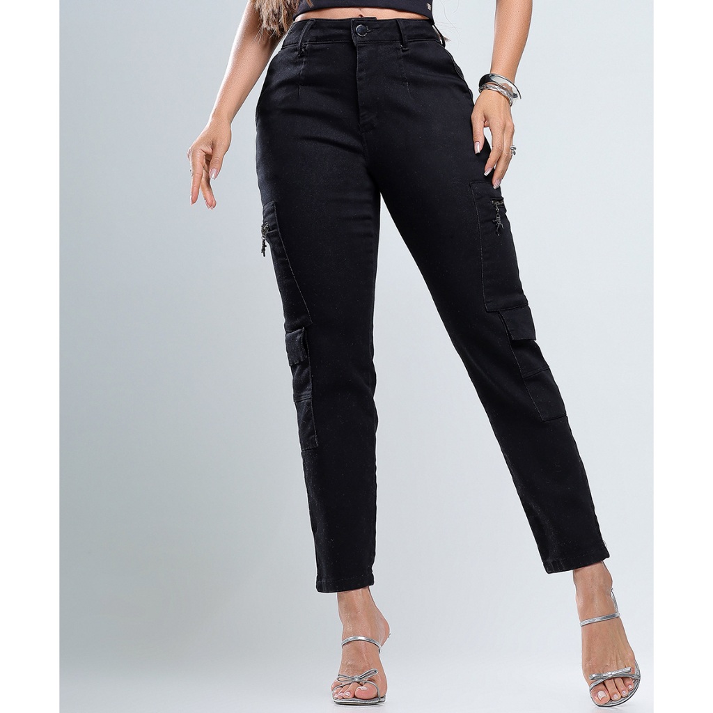 Calça jeans cargo mom feminina modeladora empina bumbum com elastano lycra