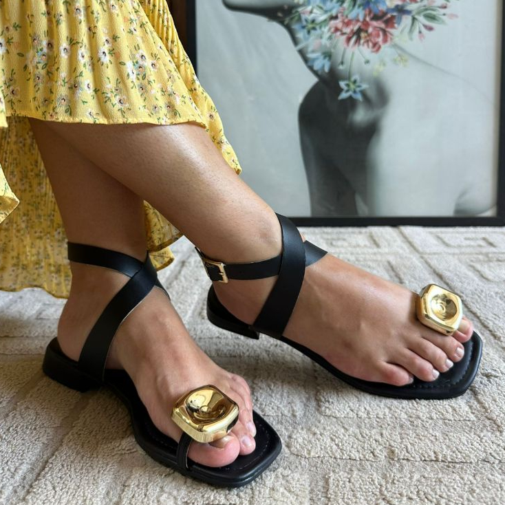 Sandália Feminina Rasteirinha Ring Toe  Enfeite Metalizado de Dedo Confortável Verão Tendencia Moda