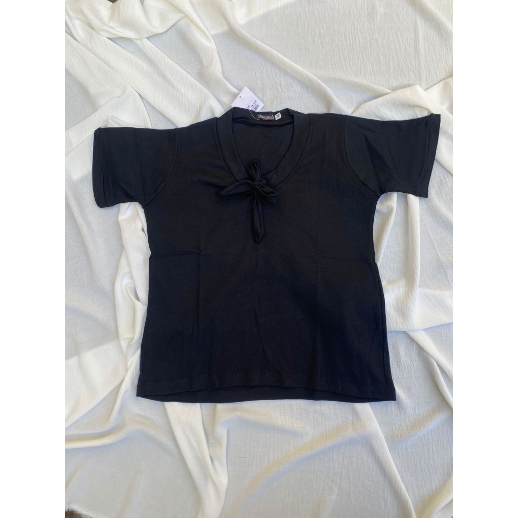 Blusa com laço na frente manga gola de tira para laço