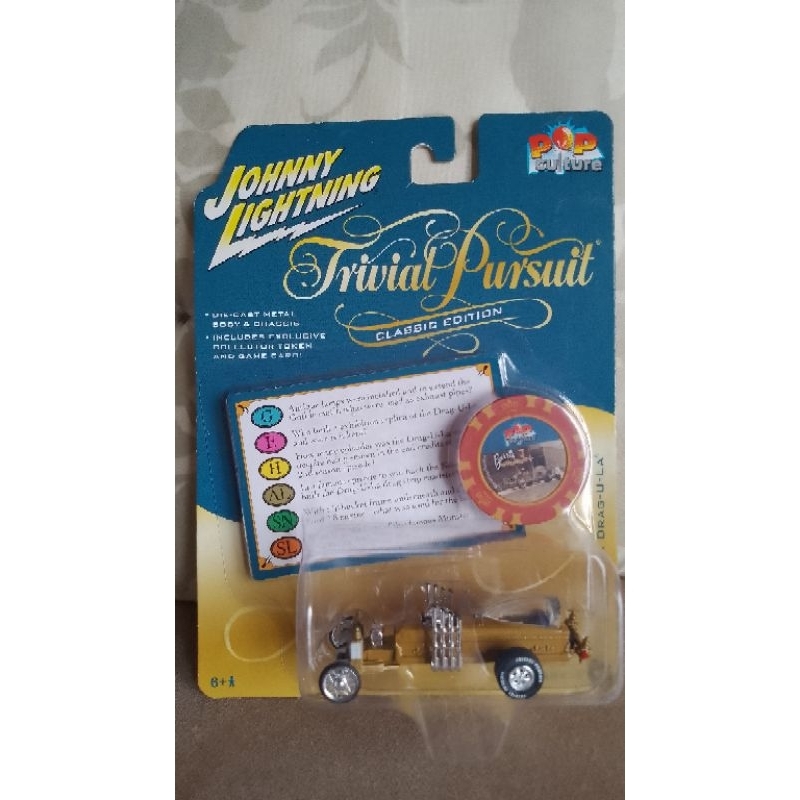 Miniatura Carrinho Johnny Lightning Trivial Pursuit The Munsters Drag-u-la