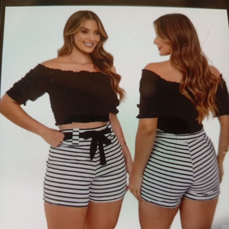 conjunto feminino branco blusinha com manga ombro a ombro e chort Listrado lindo