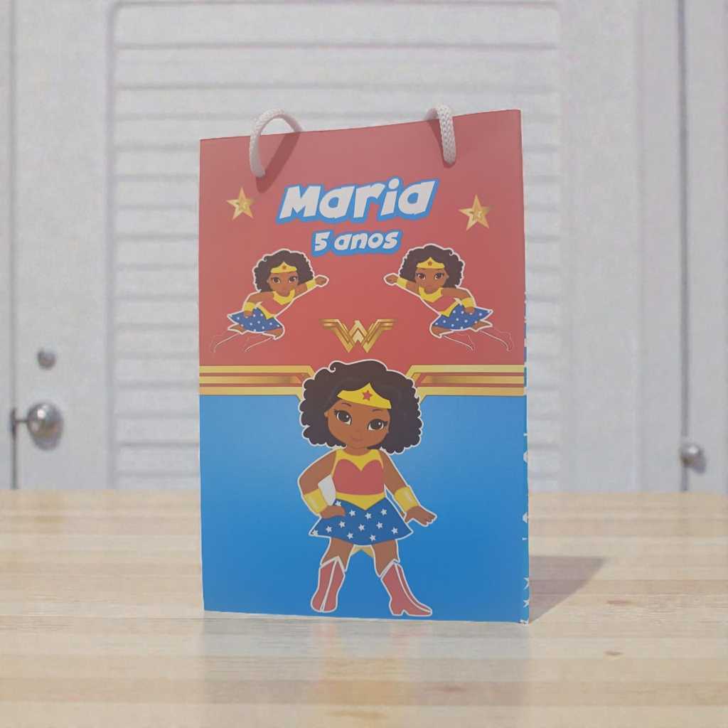Sacolinha Personalizada com nome e idade Mulher Maravilha Negra Festa Aniversário Lembrancinhas